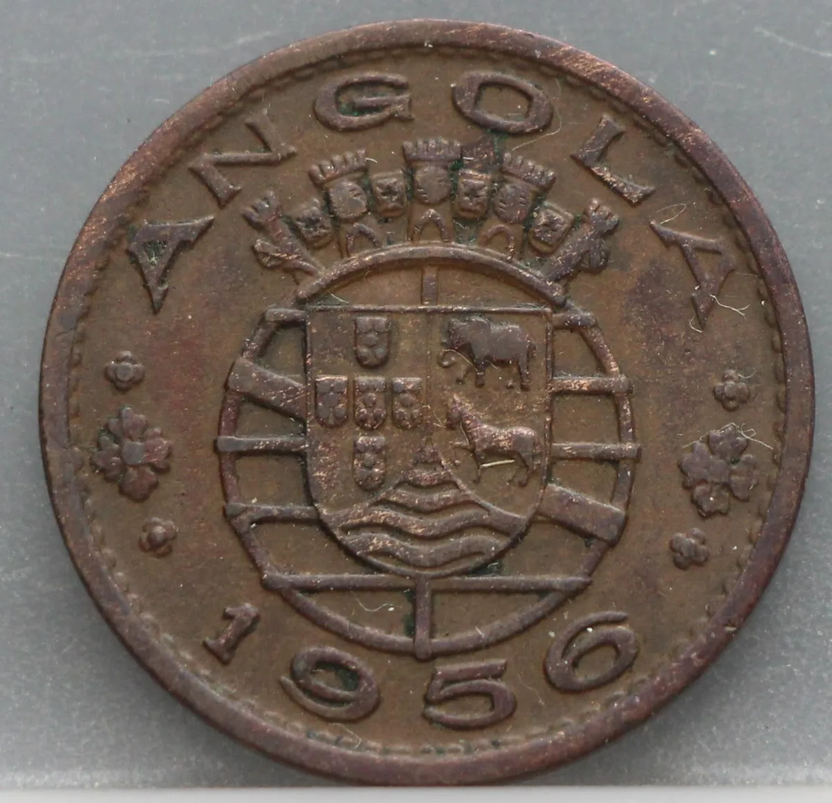 1 Escudo 1956 Angola Brons voorzijde