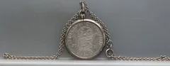 1 Gulden 1980 Dubbelkop — Nikkel Hanger aan Zilveren Ketting achterzijde