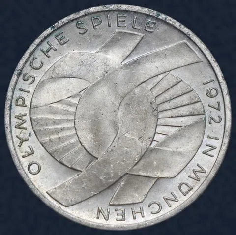 10 Mark 1972 (G) Duitsland - "Summer Olympics in Munich - Partial view of the Olympic rings"