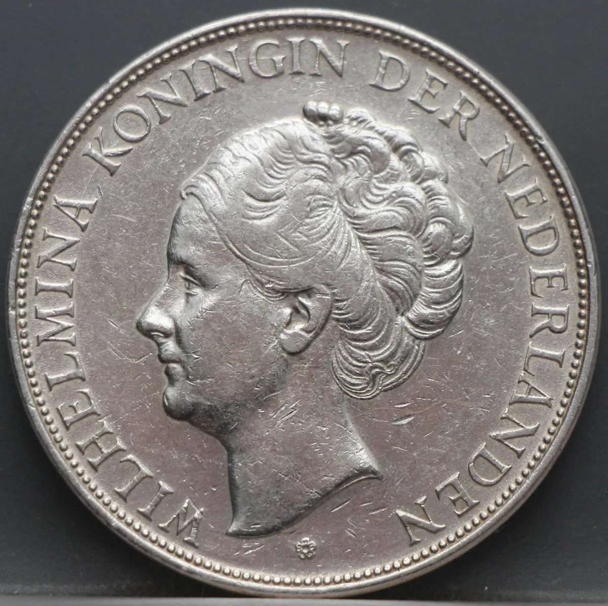 2½ Gulden 1937 Wilhelmina — Zilveren Rijksdaalder voorzijde, Zilver .720