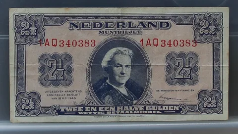 2½ Gulden 1945 — Wilhelmina NVMH 15-1C