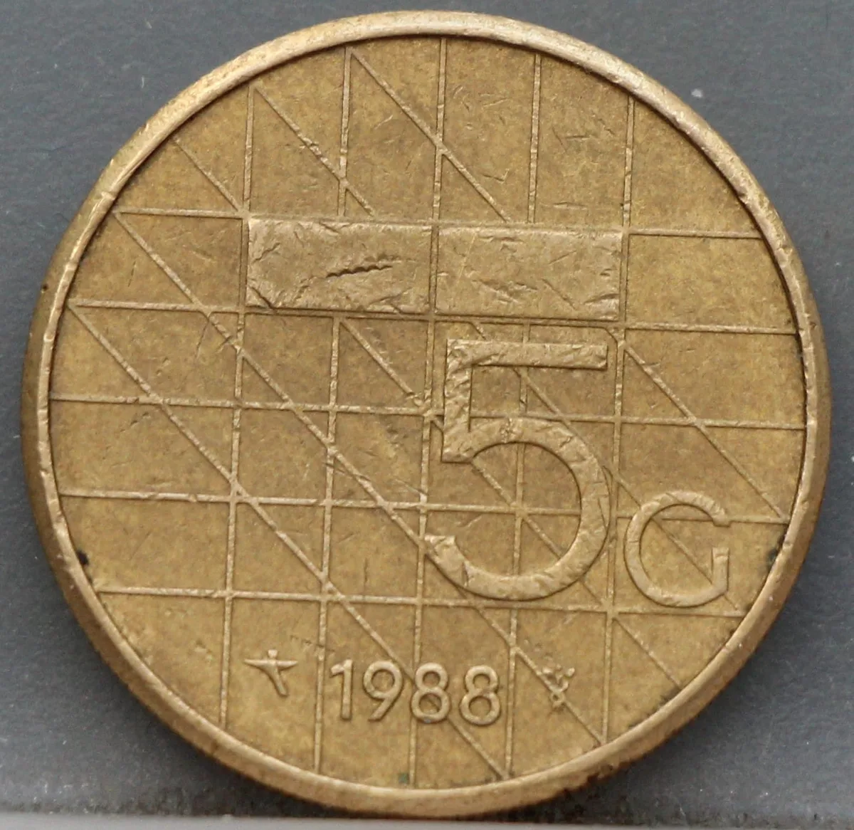 5 Gulden 1988 Beatrix — Verbronsd Nikkel voorzijde, Nederland