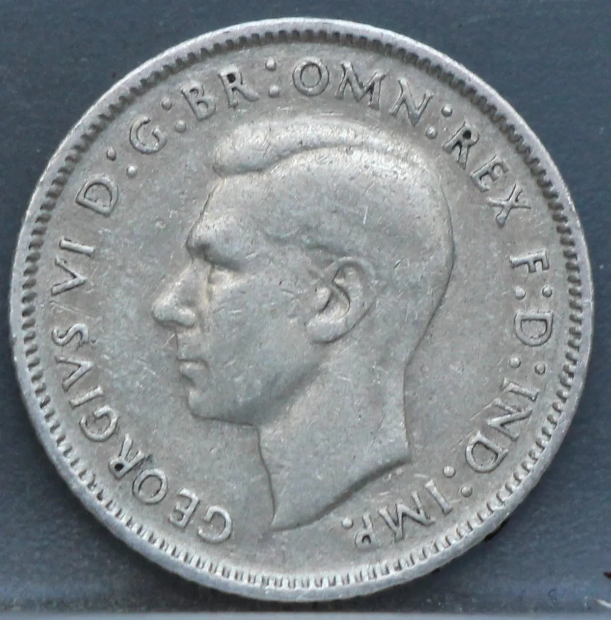 6 Pence 1942 (D) Australië — Zilver .500 voorzijde