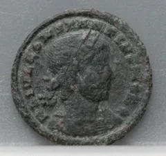AE Follis 317-340 — Constantius II voorzijde, brons