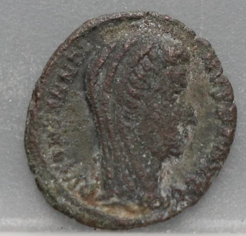 AE Follis 337-340 Divus Constantinus I — Postuum