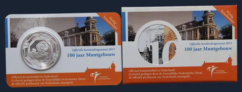 Nederland 5 euro 2011 Muntgebouw coincard inclusief minimagazine.