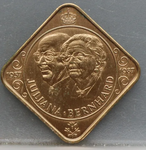 Penning 50-jarig huwelijk Juliana en Bernhard 1987
